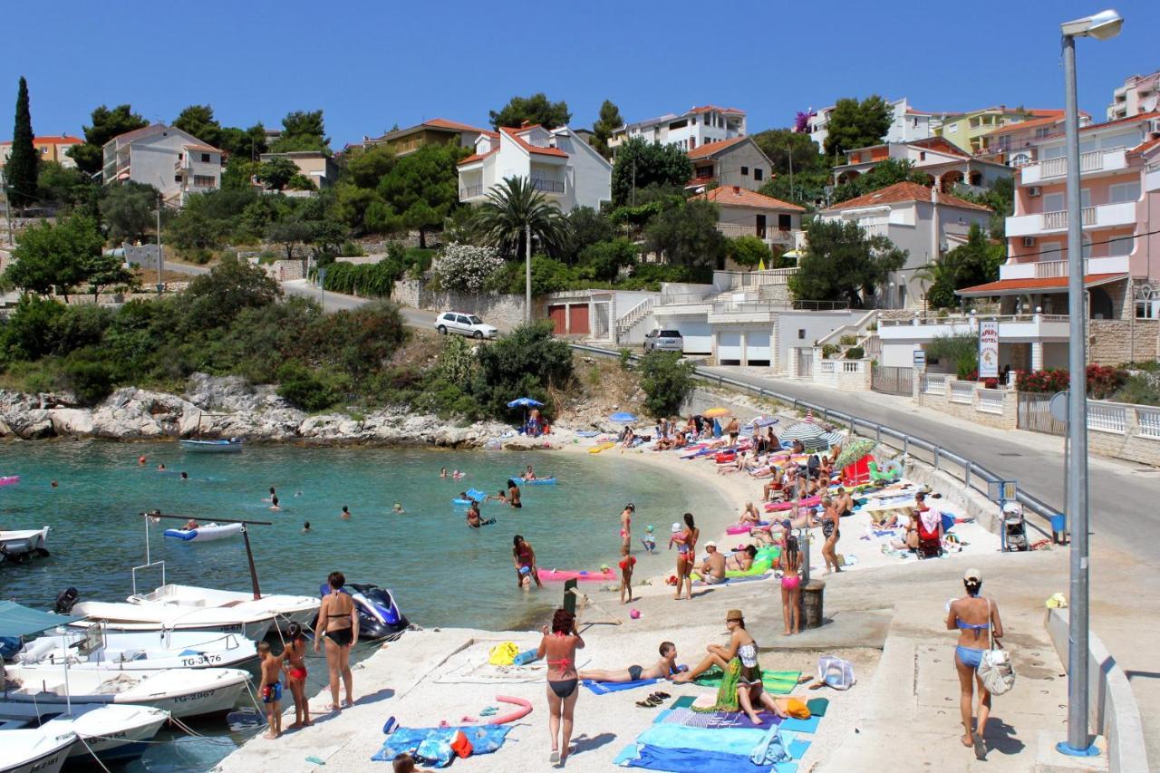 Apartments With A Parking Space Mavarstica, Ciovo - 12435 Trogir Exterior photo